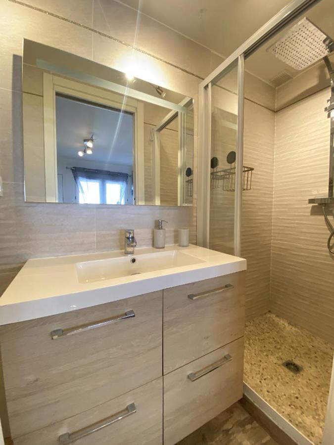 La Cle Maison De Ville, Clim, Wifi A La Bayore イエール エクステリア 写真